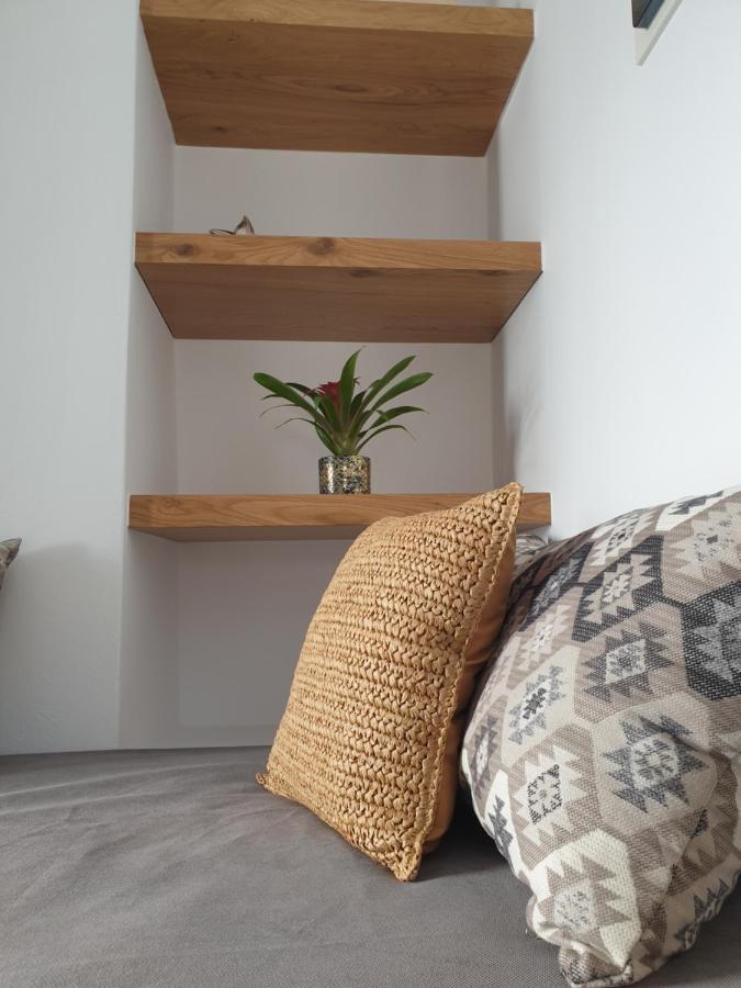 Kalypso Apartment Pera Gyalos